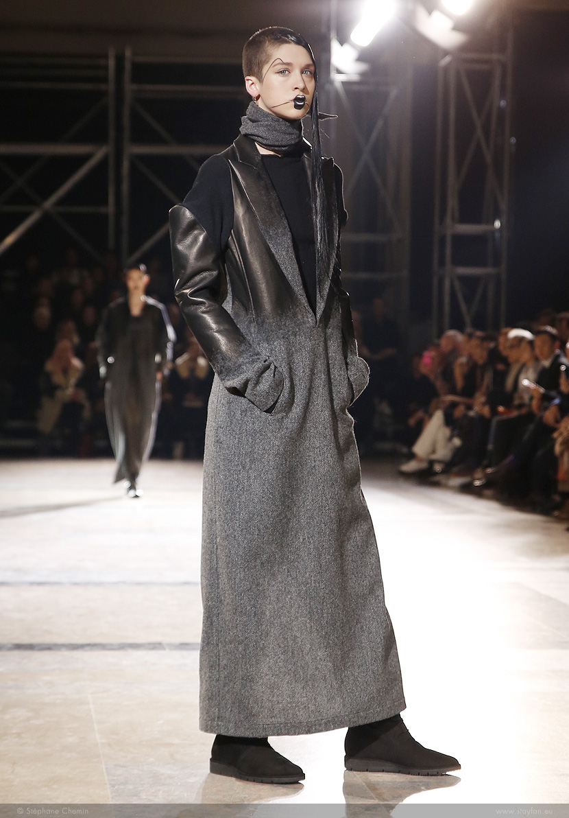 E_Yohji-Yamamoto_ready-to-wear_pfw16-17_paris-fashion-week_le-Mot-la-Chose_Stephane-Chemin-photographe-freelance_07_ava-mcavoy